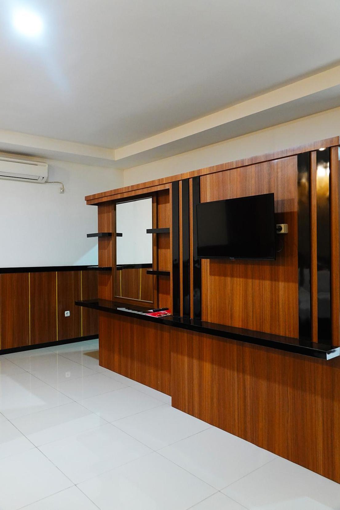 Baratha Hotel & Resto Bondowoso Exterior foto