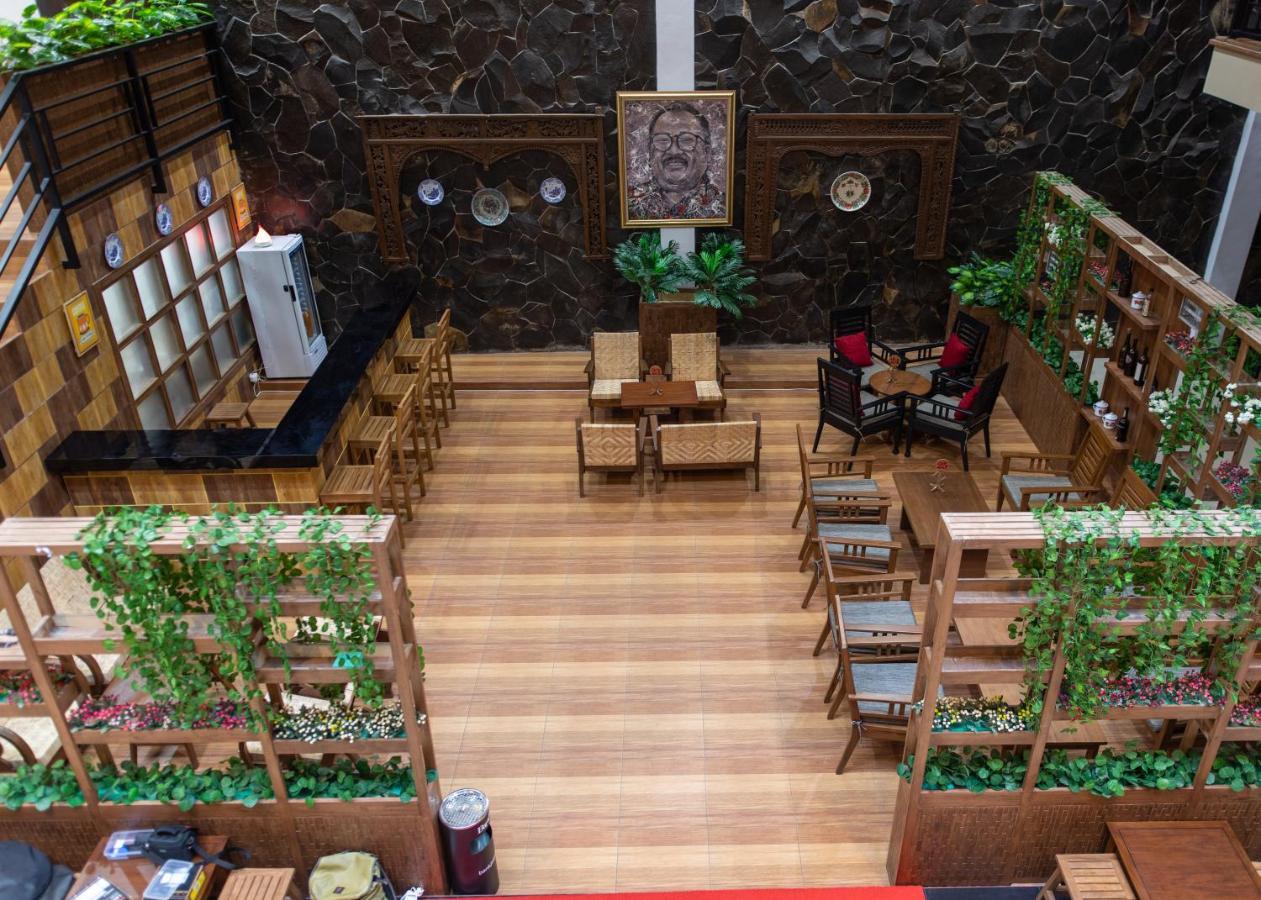 Baratha Hotel & Resto Bondowoso Exterior foto